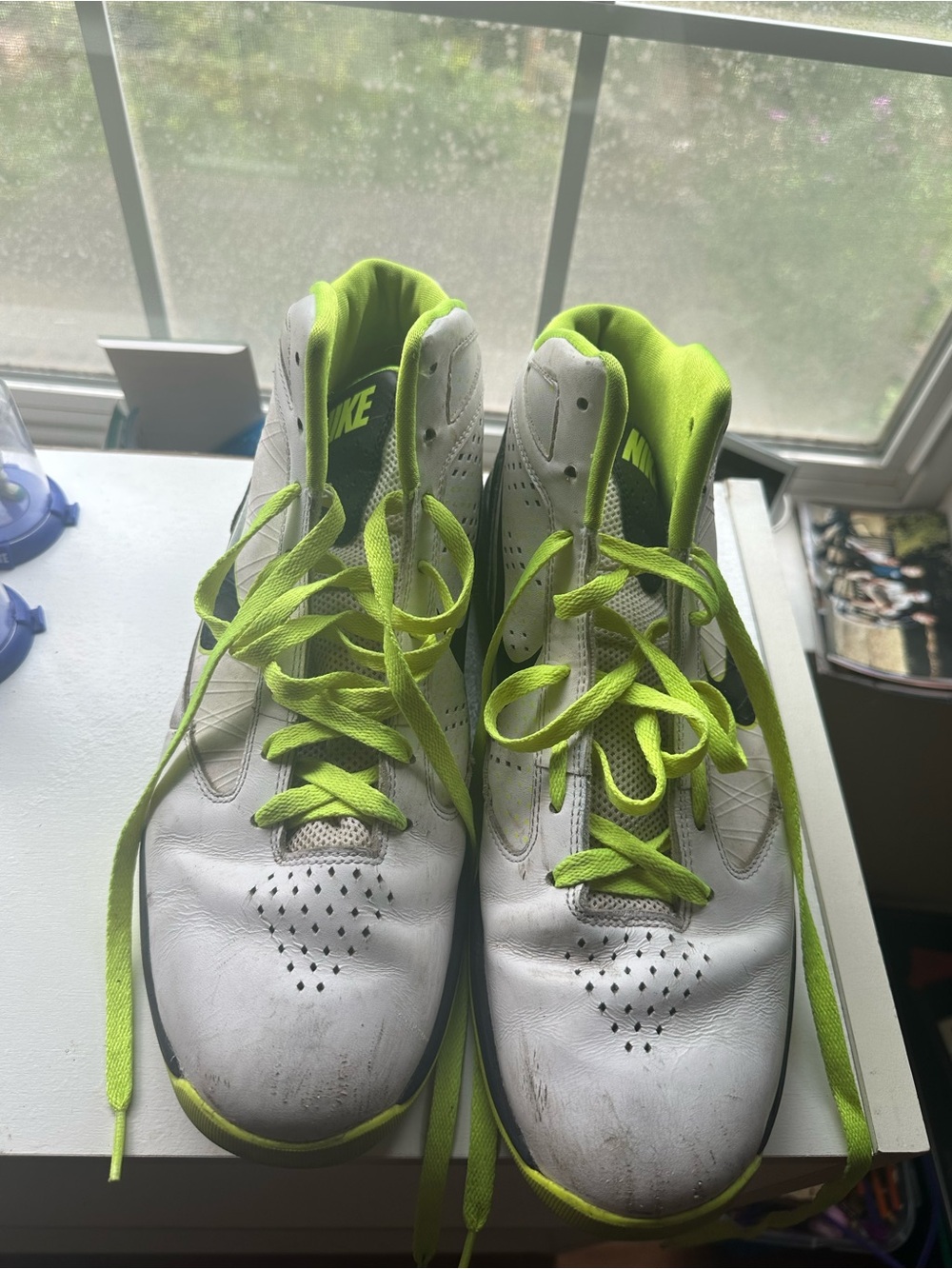 Nike White & Neon yellow/Green Men's Athletic Sneakers